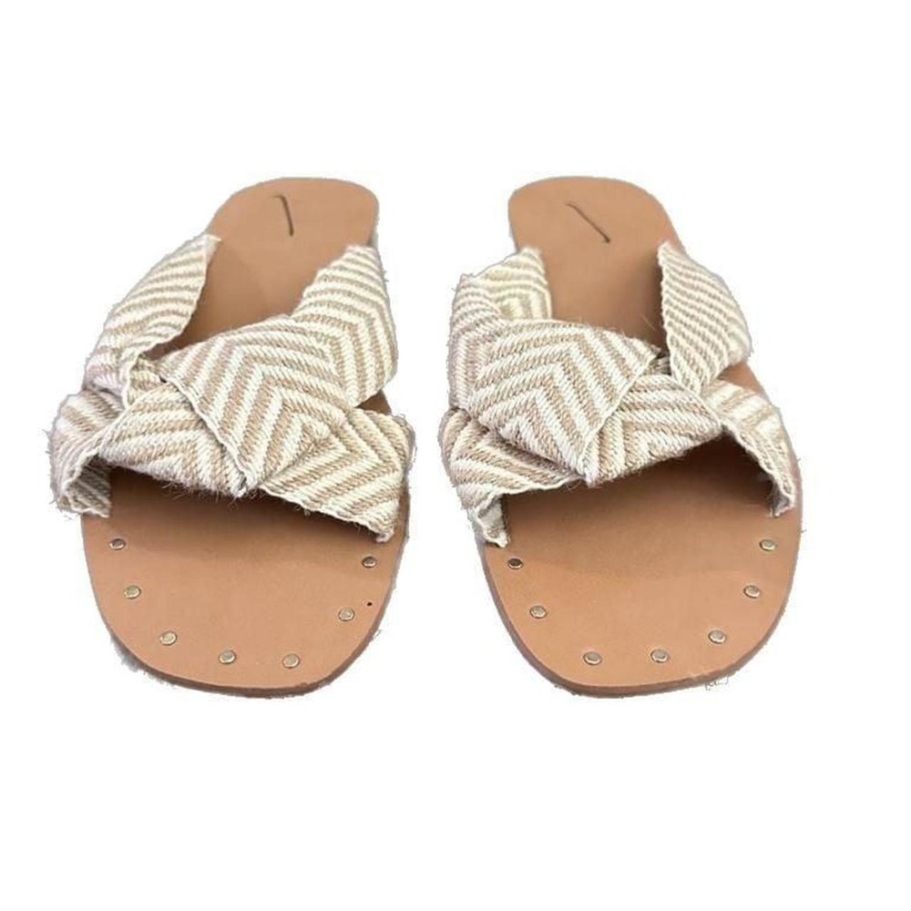 Universal Thread Sandals size 10